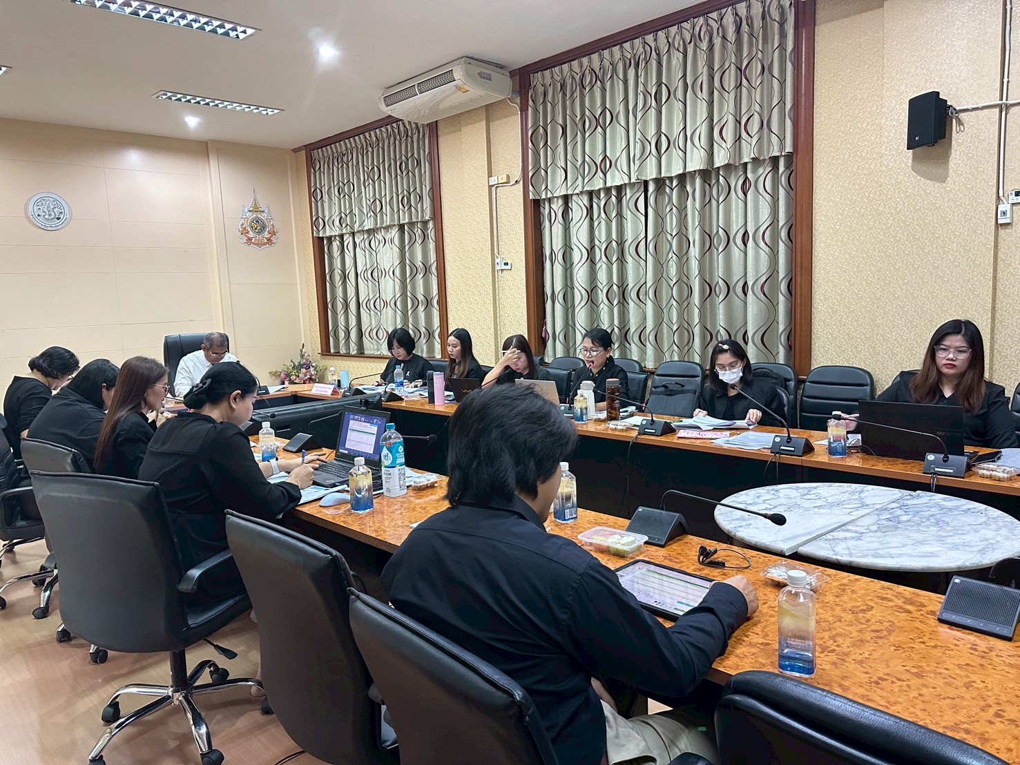 title - การประชุมการรายงานผลระบบติดตามผลการดำเนินงานและผลการเบิกจ่ายงบประมาณ (ALRO Tracking System) และชี้แจงการรายงานผลตัวชี้วัดของโครงการ/กิจกรรมประจำปีงบประมาณ พ.ศ. 2569